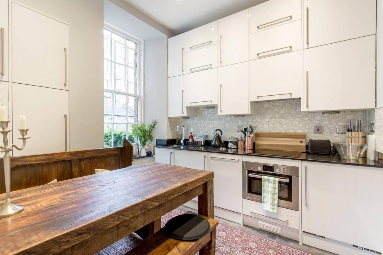 Joivy Converted Flat In Historic Building In New Town 에든버러 외부 사진