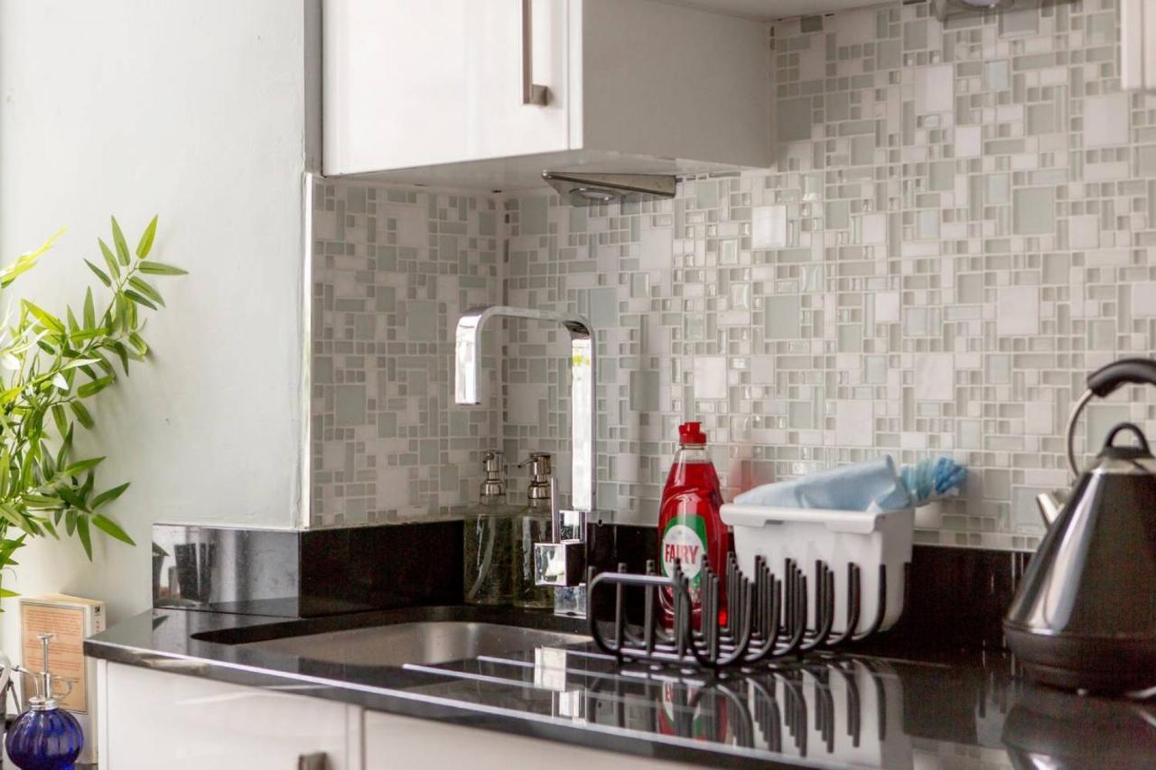 Joivy Converted Flat In Historic Building In New Town 에든버러 외부 사진